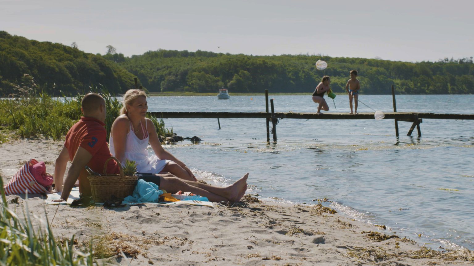 Familie på strand - reklamefilm